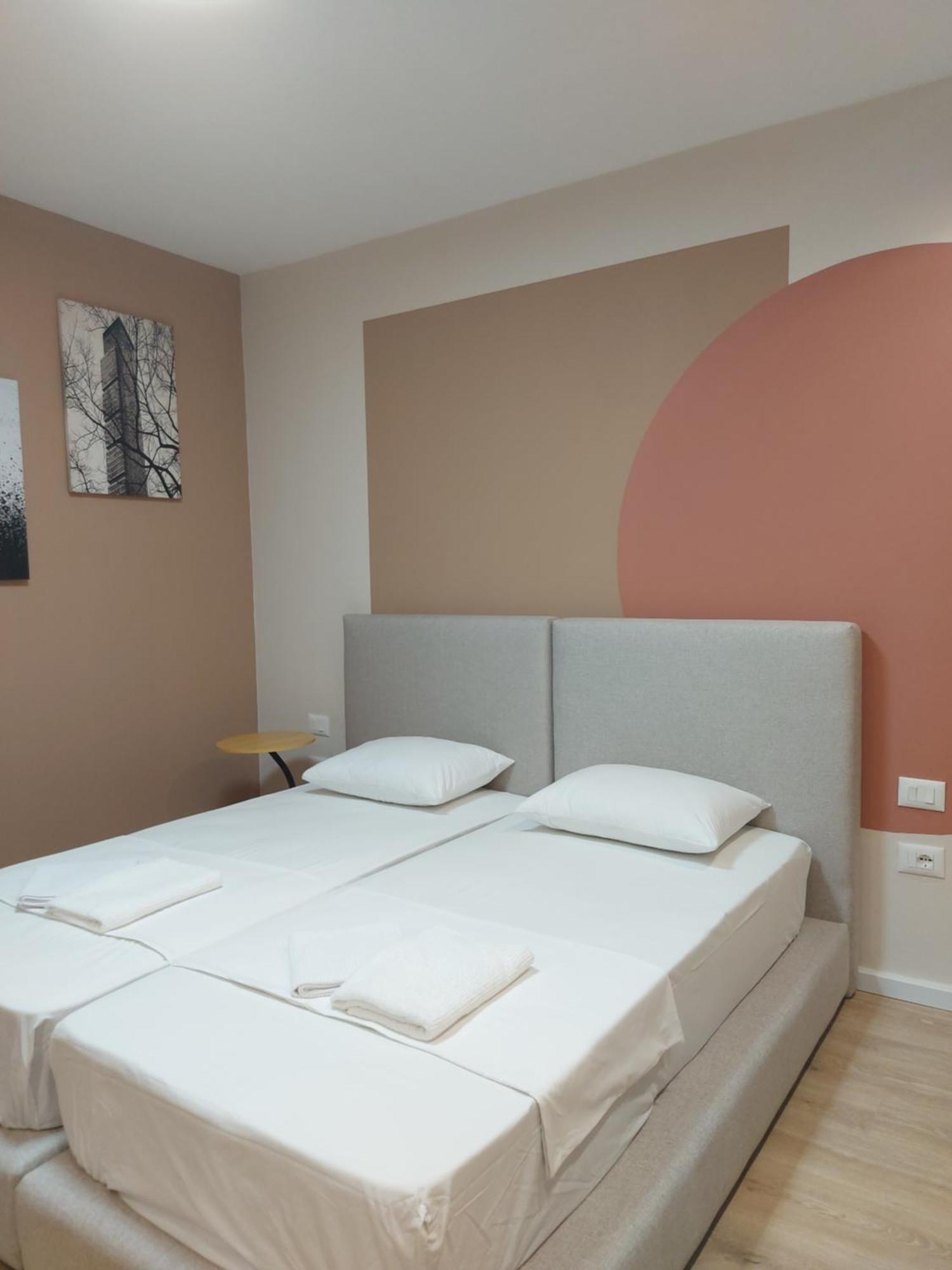 Hotel Center Cozy Nest Tirana Exterior foto